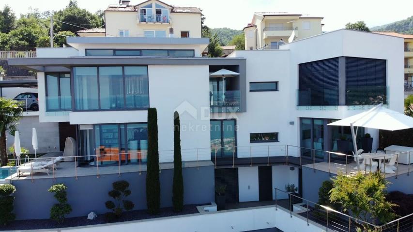 OPATIJA, LOVRAN – luxuriöse Villa mit wunderschönem Blick auf das Meer, einem Swimmingpool und einer