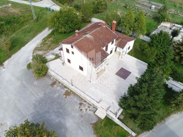 House Oprtalj, 333,39m2