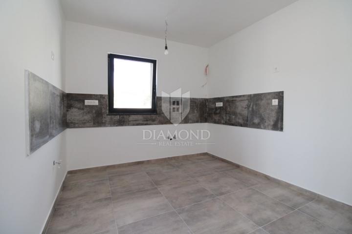 Apartment  Marinići, Viškovo, 131m2