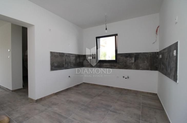 Apartment  Marinići, Viškovo, 131m2