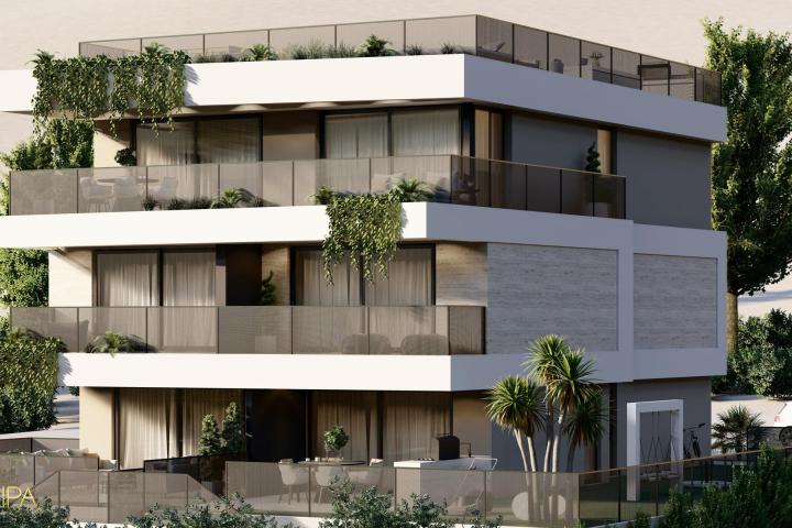 Trogir, trosoban penthouse s krovnom terasom i otvorenim pogledom na more