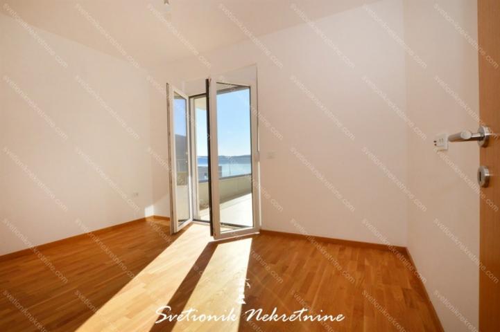 Apartments for sale in Herceg Novi - Luxurious three-bedroom apartment located i