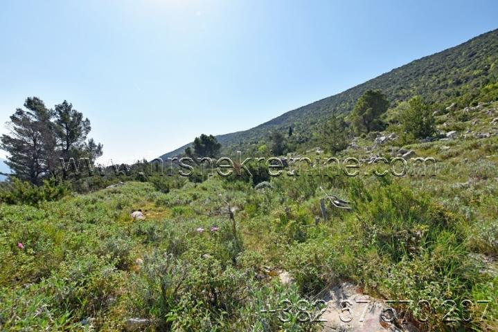 Land with an open view of the sea and the city of Herceg Novi