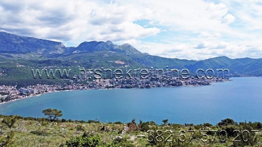 Land with an open view of the sea and the city of Herceg Novi