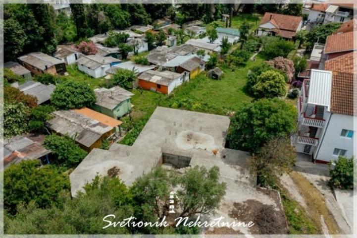 Plac povrsine 593m2 u neposrednoj blizini mora – Baosici, Herceg Novi