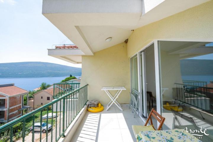 Penthouse sa 2 spavaće sobe u kompleksu sa bazenom i panoramskim pogledom