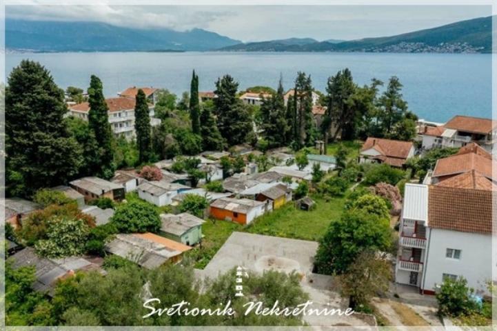 Plac povrsine 593m2 u neposrednoj blizini mora – Baosici, Herceg Novi