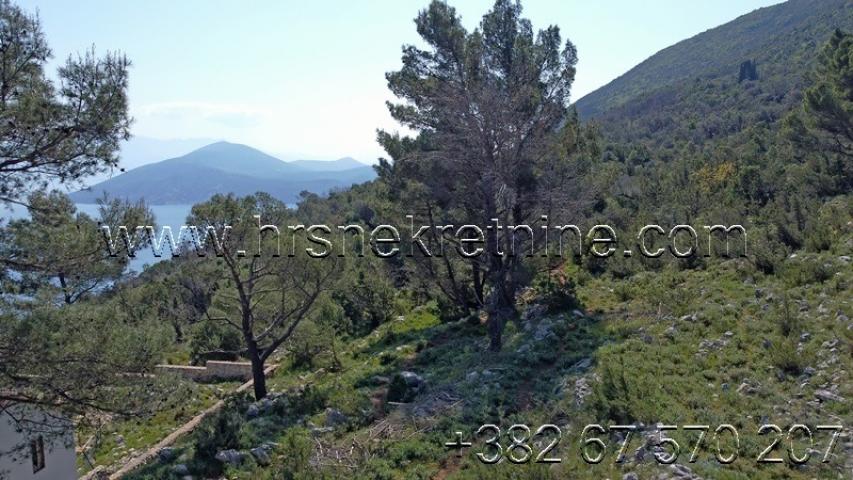 Land with an open view of the sea and the city of Herceg Novi