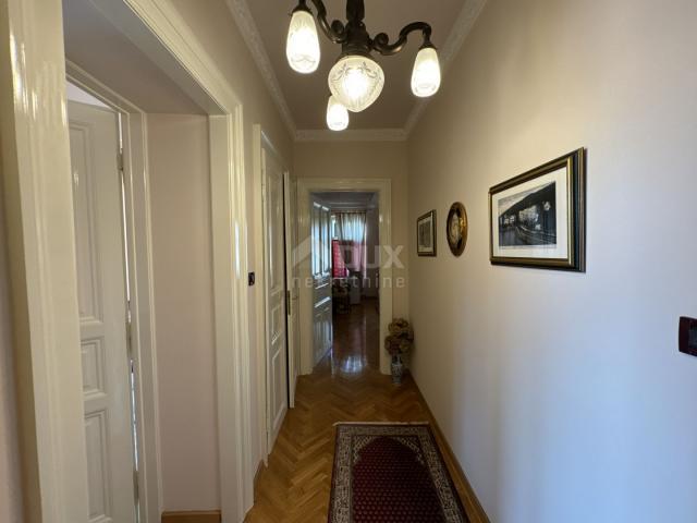 OPATIJA, CENTER - A beautiful manor apartment in a maintained historical villa in the very center of