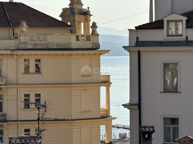 OPATIJA, ZENTRUM – Eine wunderschöne Herrenhauswohnung in einer gepflegten historischen Villa im Zen