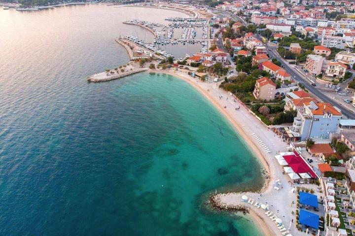  Podstrana, Stan za najam na odličnoj lokaciji nadomak plaže do 16. 06. 2025. 