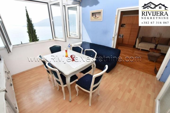 Savina two-bedroom apartment with an excellent view of the sea, entrance to the 