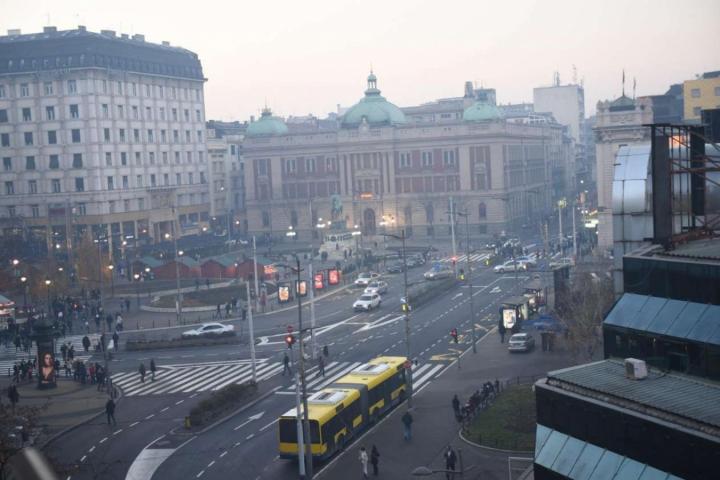 Izdavanje trosobnog stana-Centar, Stari Grad 