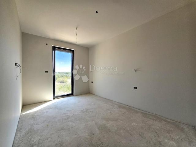 Umag, high-quality new building 10 minutes from the sea