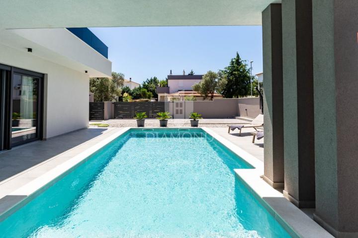 Elegante moderne Villa mit Blick auf das Meer und Brijuni