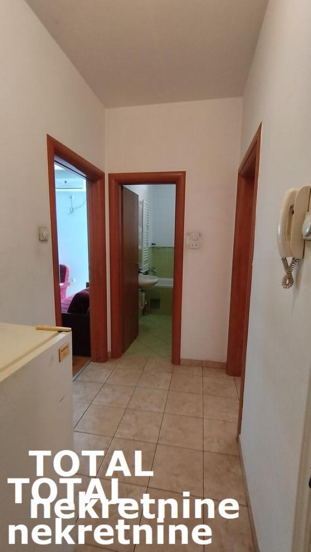 2 Dvosoban stan NOVI SAD, 133900€