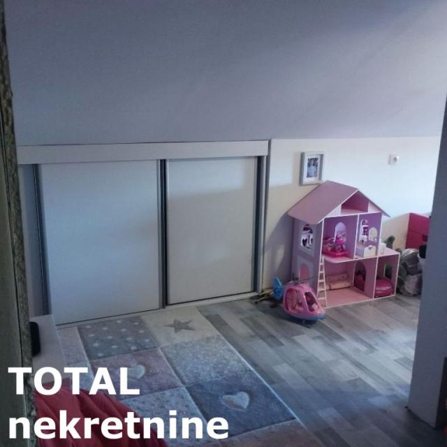 4 Četvorosoban stan NOVI SAD, 154500€