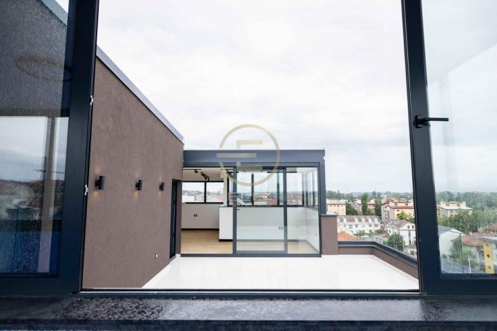 LUX Penthouse sa Bazenom i Saunom