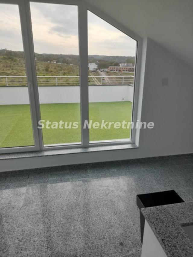 Petrovaradin-Useljiv stan 121 m2 sa Velikom Terasom i Dva Garažna Mesta-065/385 8880