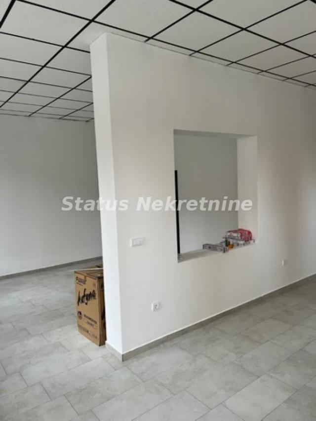 Podbara-Uknjižen Lokal 57 m2 za Razne Namene-065/385 8880