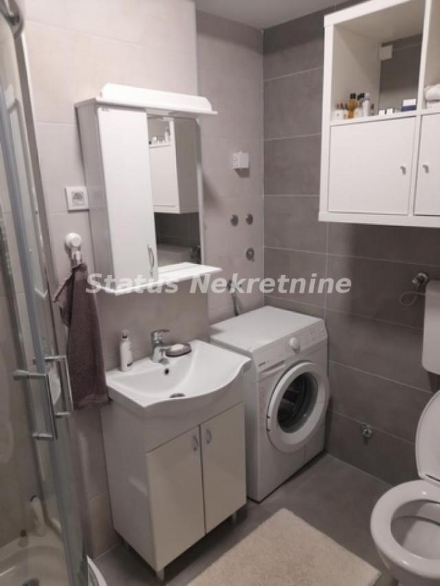 Adice-Uknjižen Namešten Šestosoban stan 170 m2-065/385 8880