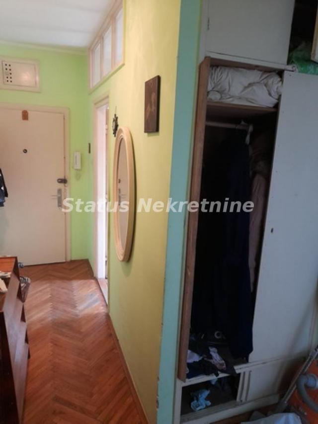 Detelinara-Uknjižen Dvosoban stan 53 m2 na drugom spratu sa dve Terase-065/385 8880