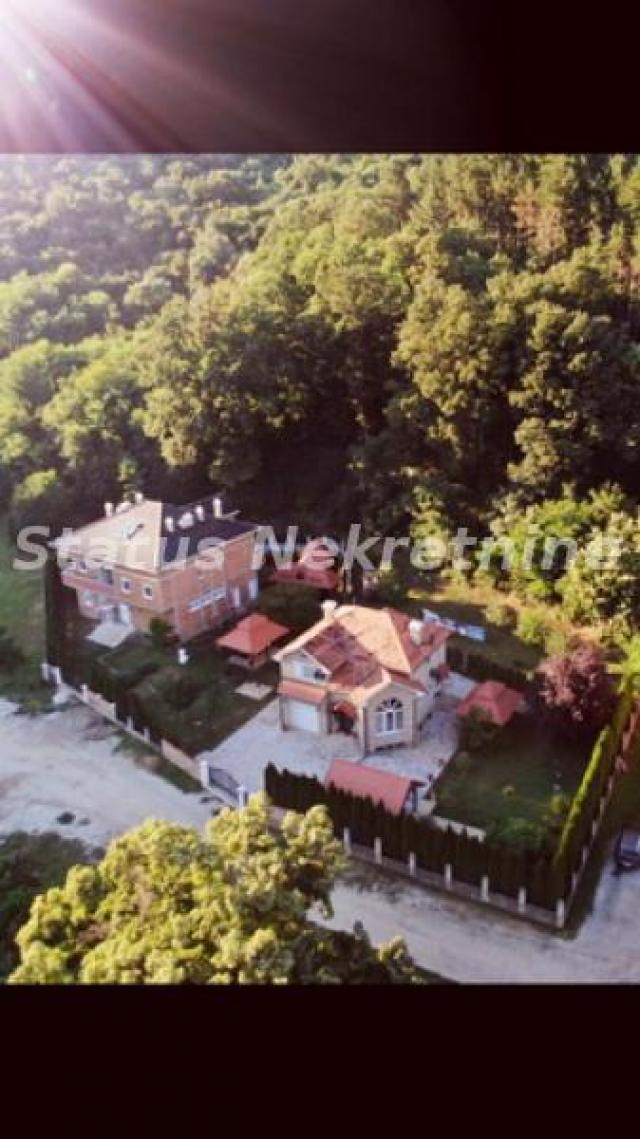 Vrdnik-Uknjižena kuća 160 m2 sa Poslovnim Objektom 600 m2 u blizini Vrdničke Kule-065/385 8880