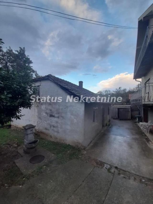 Bukovac-Spratna Porodična kuća 100 m2 na Placu od 780 m2 u Visinskom kraju-065/385 8880