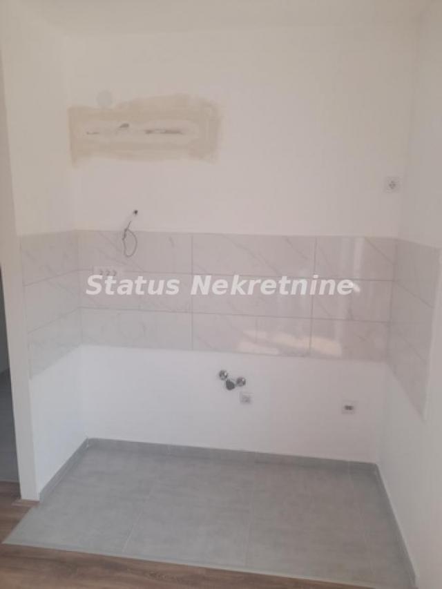 Veternik-Lep Jednoiposoban stan 42 m2 u mirnom kraju-065/385 8880