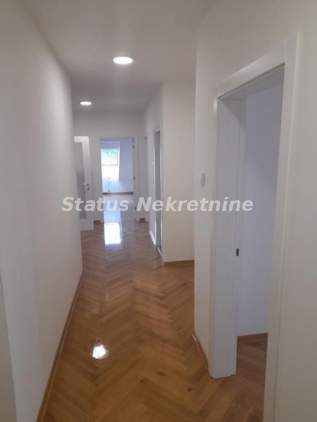 Centar-odličan nov četvorosoban stan 126 m2 na izuzetnoj lokaciji-povrat PDV-065/385 8880