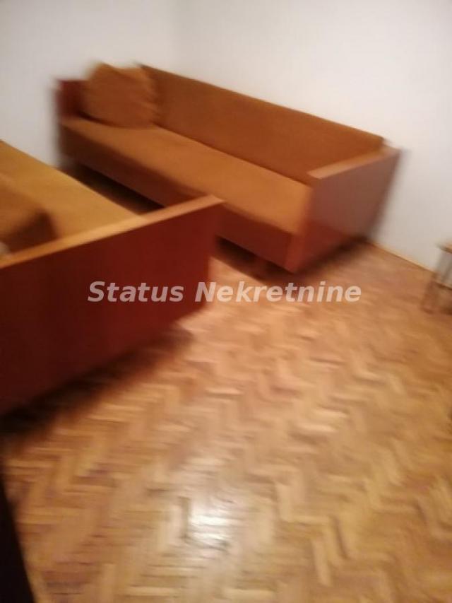 Čerević-Uknjižena Vikendica 49 m2 na Placu 1200 m2 sa Pogledom na Dunav-065/385 8880