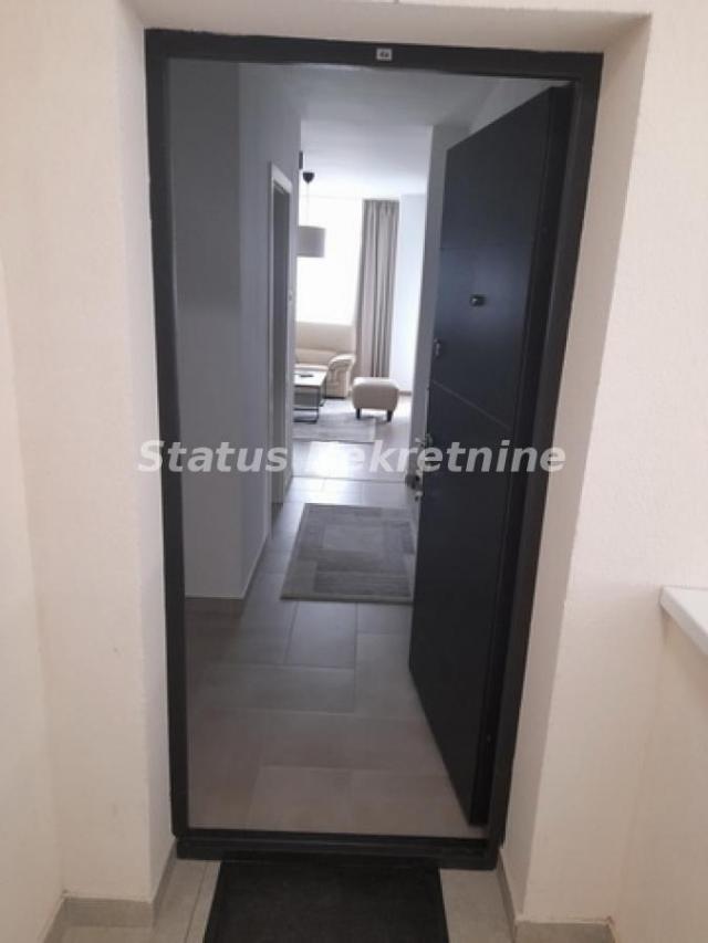 Adice-Uknjižen Namešten Šestosoban stan 170 m2-065/385 8880