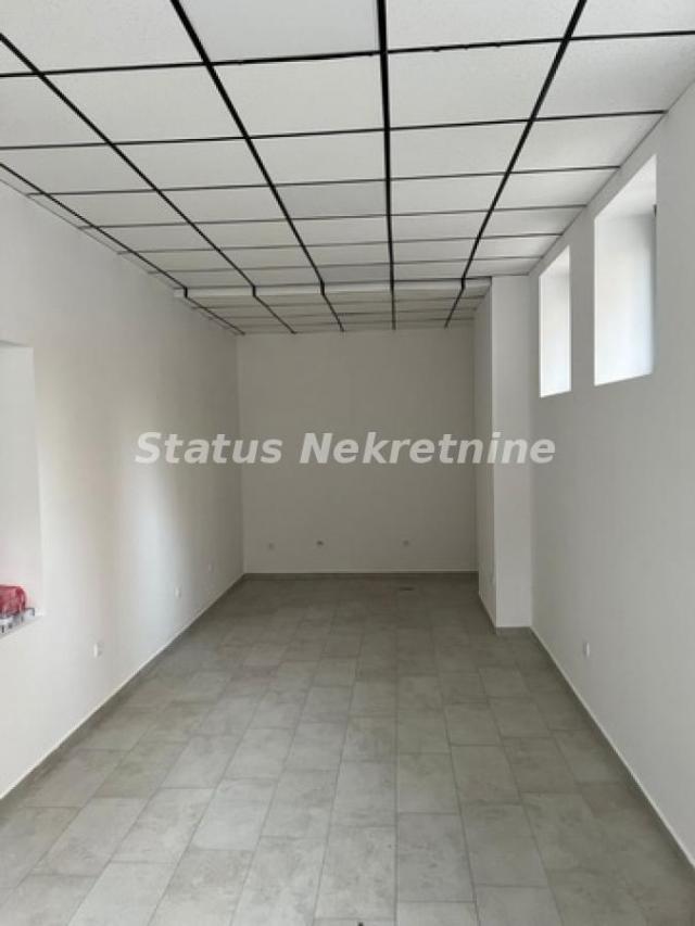 Podbara-Uknjižen Lokal 57 m2 za Razne Namene-065/385 8880