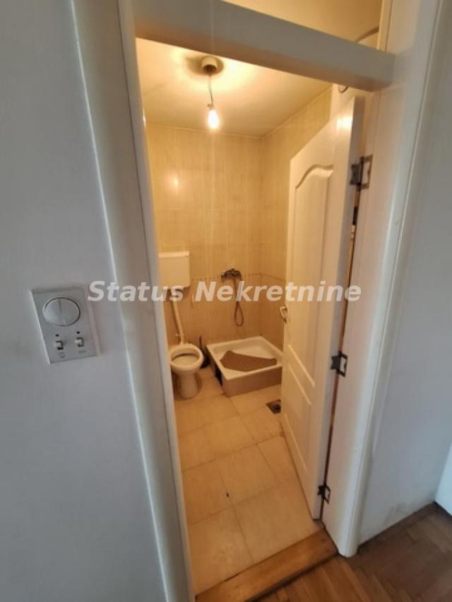 Grbavica-Uknjižena Garsonjera 20 m2 na Top Lokaciji-065/385 8880