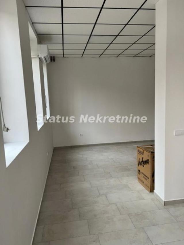 Podbara-Uknjižen Lokal 57 m2 za Razne Namene-065/385 8880