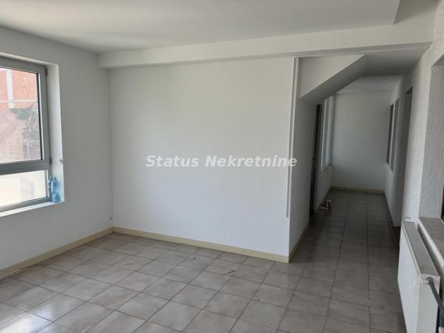 Salajka-Uknjižen Veliki Troiposoban stan 111 m2-065/385 8880