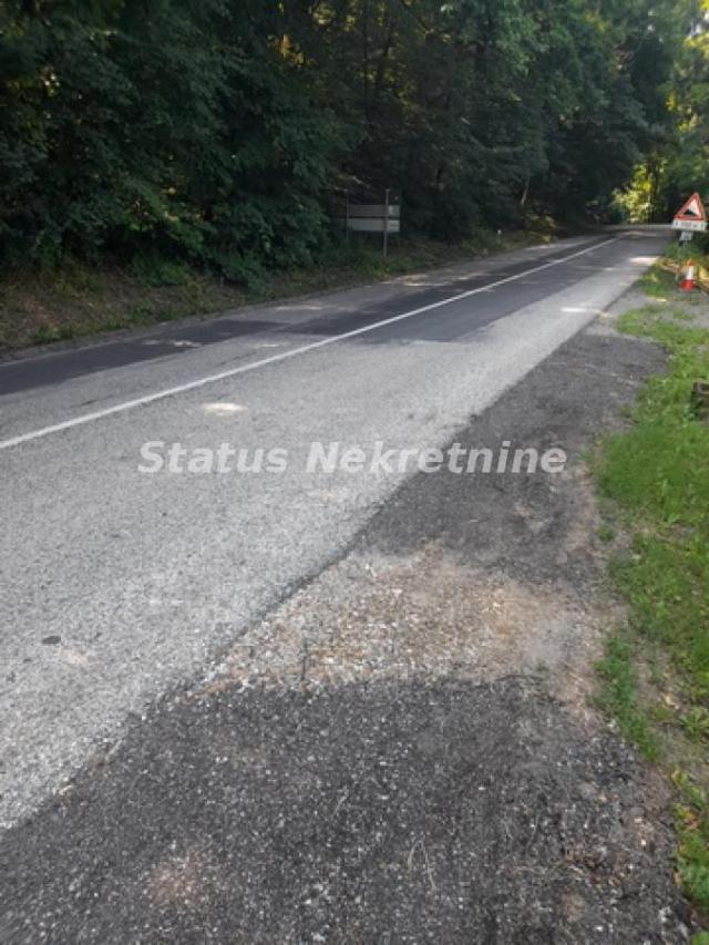 Vrdnik-Veliki Plac 13568 m2 u blizini *Fruške Terme* pogodan za Rezistencionalne Vile-065/385 8880