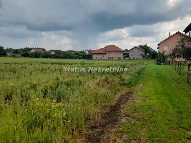 Futog-Odličan Građevinski plac 686 m2 u Novom Futogu-065/385 8880