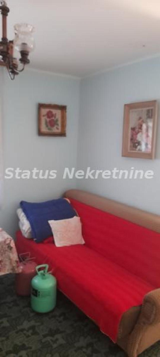 Sremska Kamenica- Starija kuća u blizini Rumskog puta 435 m2-065/385 8880