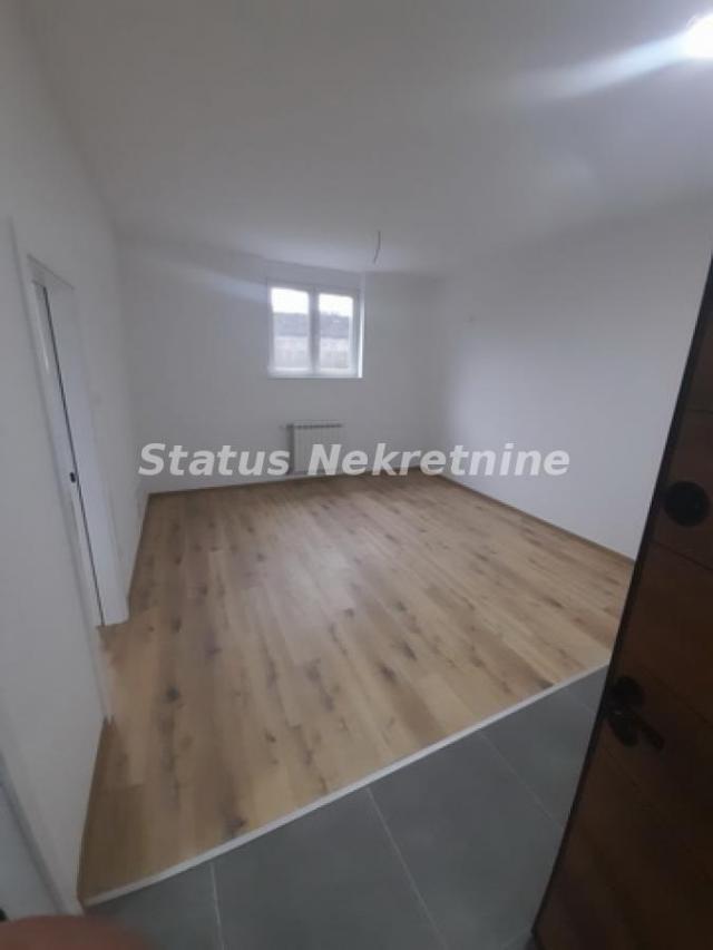 Petrovaradin-Useljiv Jednoiposoban stan 33 m2 u Suterenu na Top Lokaciji--065/385 8880