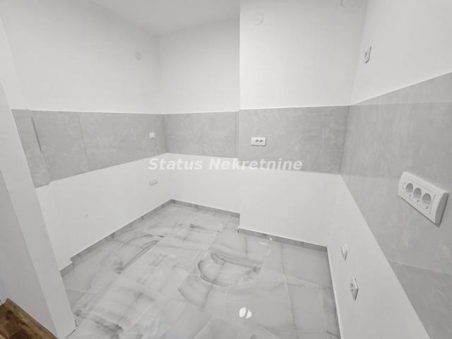 Rotkvarija-Uknjižen Renoviran Trosoban stan 54 m2 na Top Lokaciji-065/385 8880