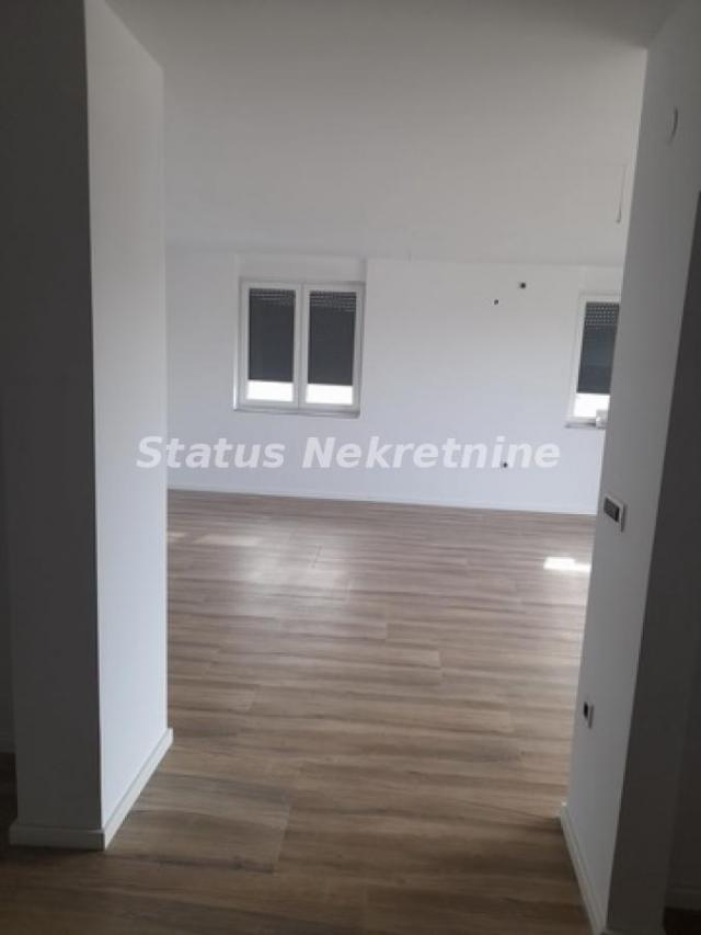 Petrovaradin-Useljiv stan 121 m2 sa Velikom Terasom i Dva Garažna Mesta-065/385 8880