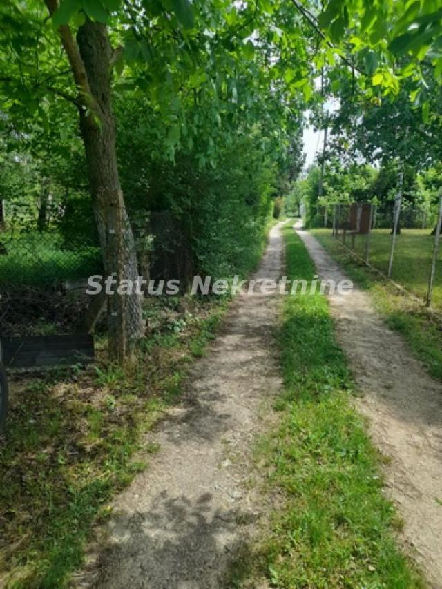 Banstol-Uknjižena Vikendica 65 m2 na lepom ravnom Placu 1067 m2 u Zelenoj Oazi-065/385 8880