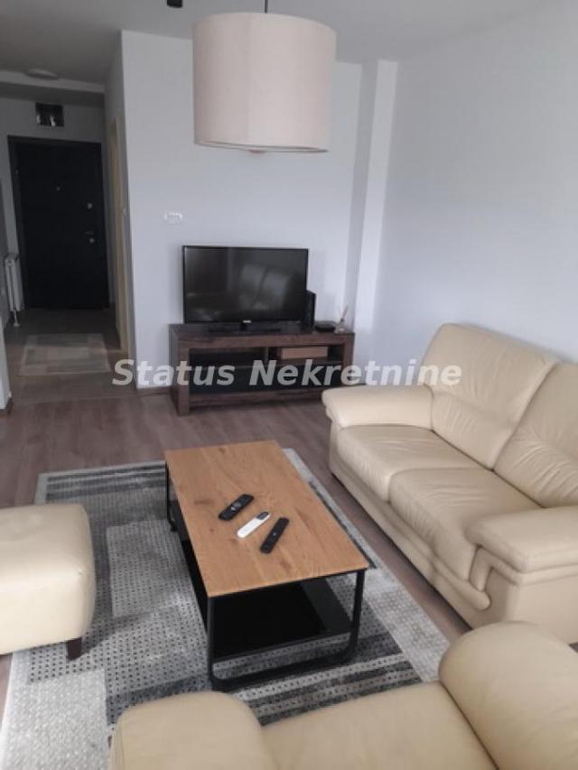 Adice-Uknjižen Namešten Šestosoban stan 170 m2-065/385 8880