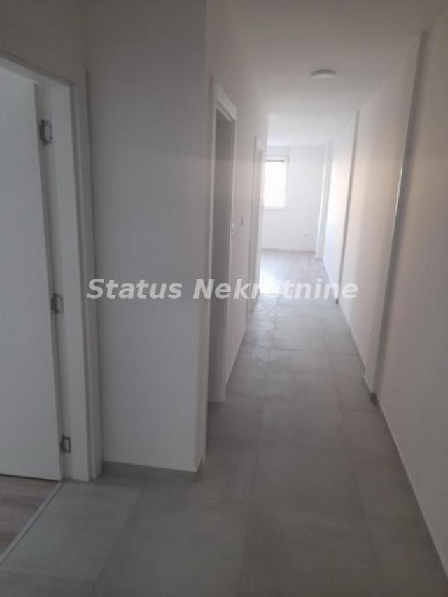 Adice-Useljiv Trosoban stan 60 m2 na Poželjnoj Top Lokacij-065/385 8880