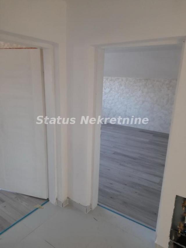 Veternik-Prazna Sedmosobna kuća 250 m2 u mirnom kraju-potreban Depozit-Zakupnina 800e-065/385 8880