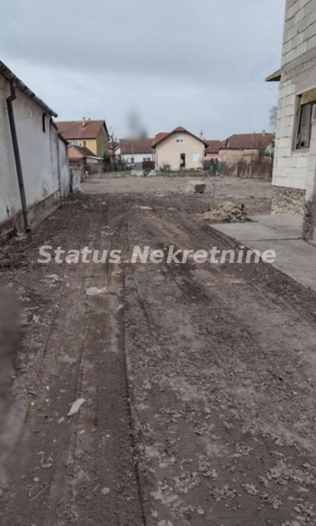 Futog-Spratna Porodična kuća 150 m2 za Apsolutno Renoviranje u blizini Dunava i Plaže-065/385 8880