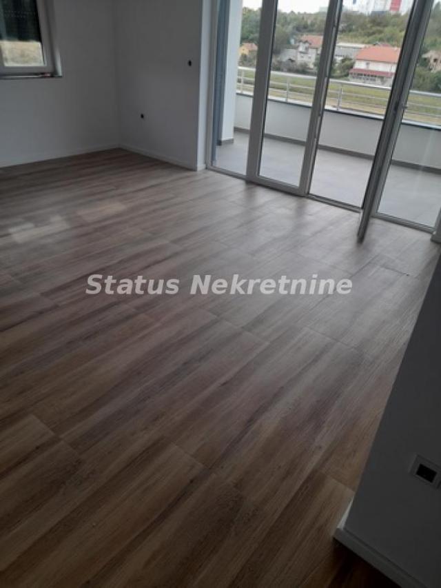 Petrovaradin-Useljiv stan 121 m2 sa Velikom Terasom i Dva Garažna Mesta-065/385 8880