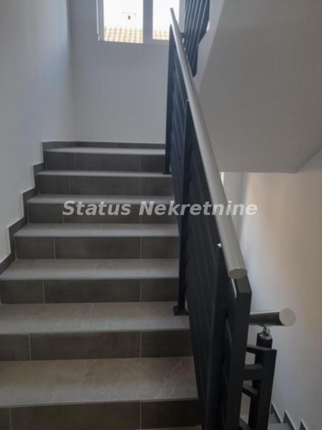 Adice-Useljiv Trosoban stan 60 m2 na Poželjnoj Top Lokacij-065/385 8880