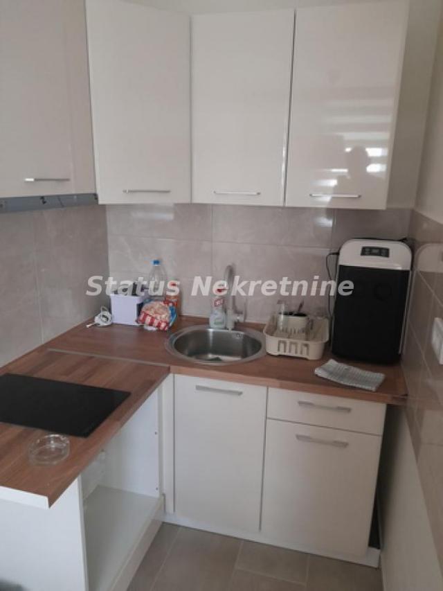 Adice-Uknjižen Namešten Šestosoban stan 170 m2-065/385 8880